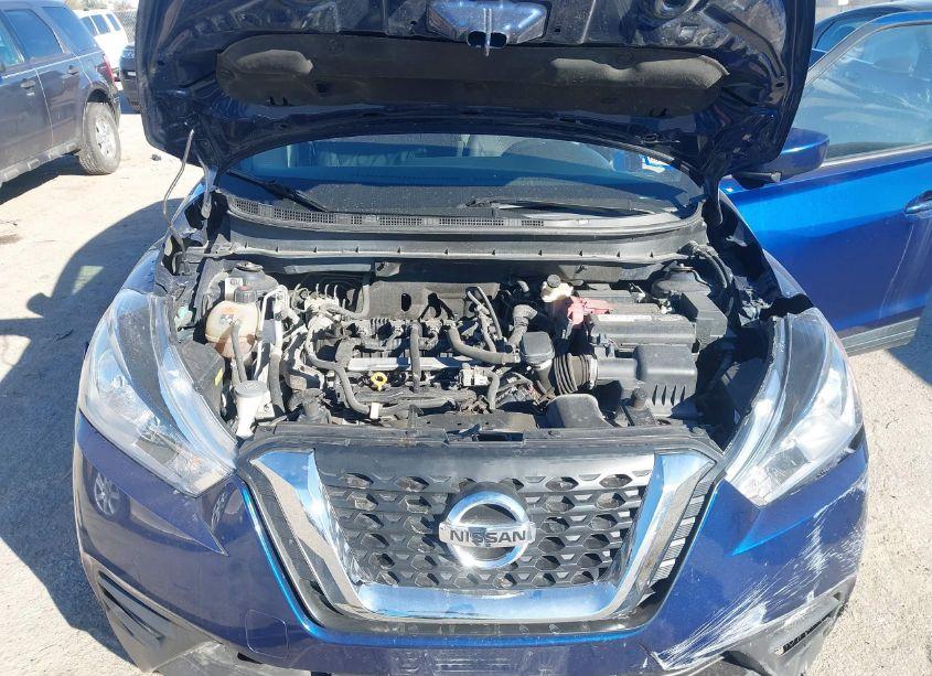 Photo 10 of 2018 Nissan Kicks SV (VIN 3N1CP5CU9JL501402)