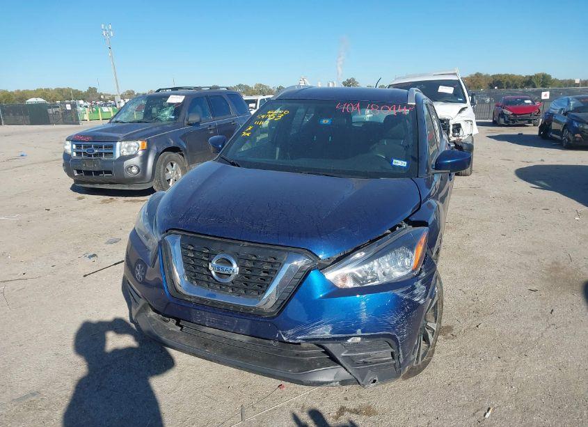 Photo 2 of 2018 Nissan Kicks SV (VIN 3N1CP5CU9JL501402)