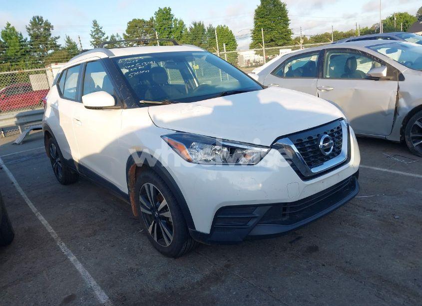2018 Nissan Kicks SV (VIN 3N1CP5CU9JL513081) main photo