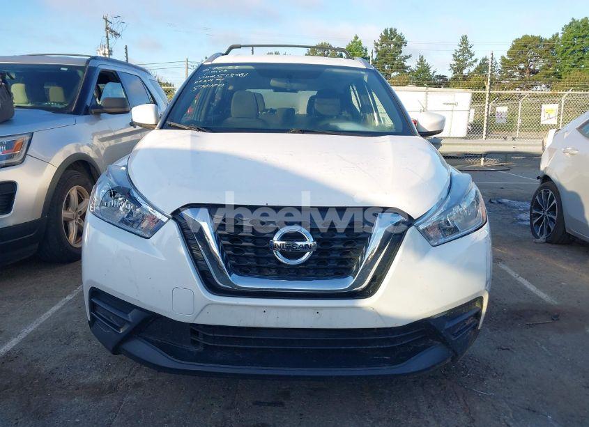 Photo 11 of 2018 Nissan Kicks SV (VIN 3N1CP5CU9JL513081)