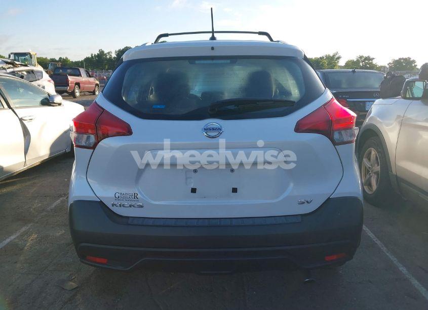 Photo 15 of 2018 Nissan Kicks SV (VIN 3N1CP5CU9JL513081)
