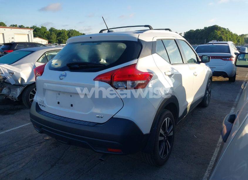 Photo 4 of 2018 Nissan Kicks SV (VIN 3N1CP5CU9JL513081)