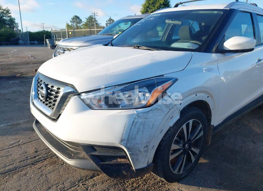 Photo 6 of 2018 Nissan Kicks SV (VIN 3N1CP5CU9JL513081)