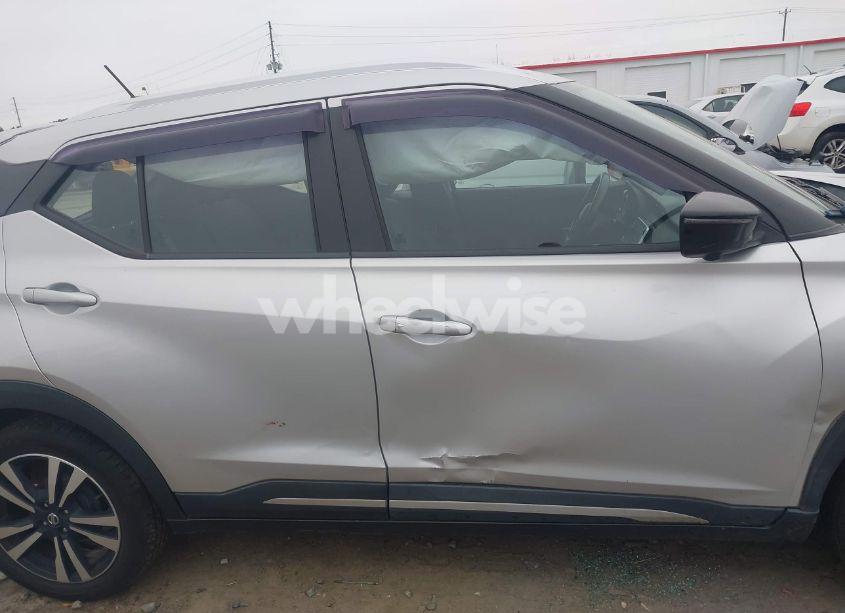 Photo 13 of 2018 Nissan Kicks SR (VIN 3N1CP5CU9JL527739)