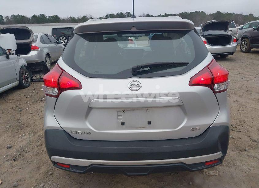 Photo 16 of 2018 Nissan Kicks SR (VIN 3N1CP5CU9JL527739)