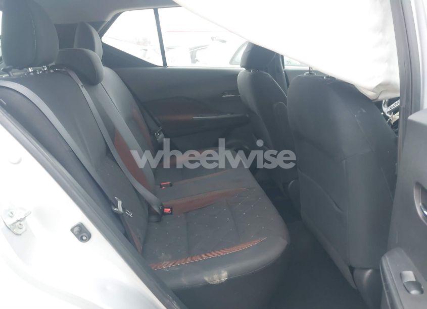 Photo 8 of 2018 Nissan Kicks SR (VIN 3N1CP5CU9JL527739)