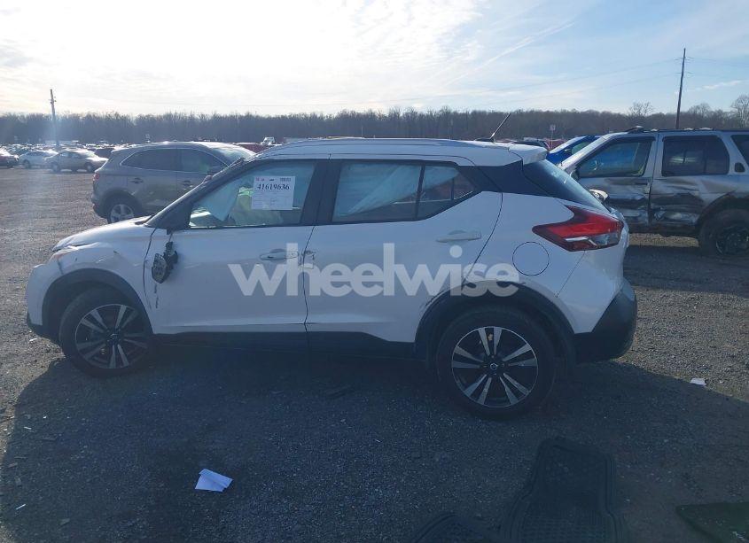 Photo 14 of 2018 Nissan Kicks SV (VIN 3N1CP5CU9JL531323)