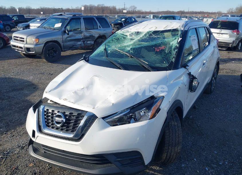 Photo 6 of 2018 Nissan Kicks SV (VIN 3N1CP5CU9JL531323)