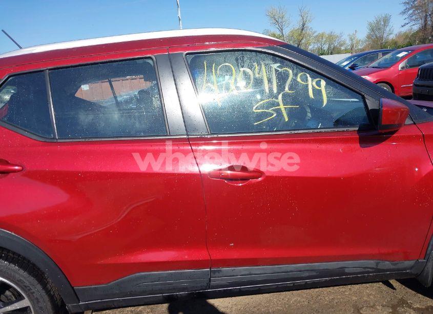 Photo 13 of 2018 Nissan Kicks SV (VIN 3N1CP5CU9JL537106)