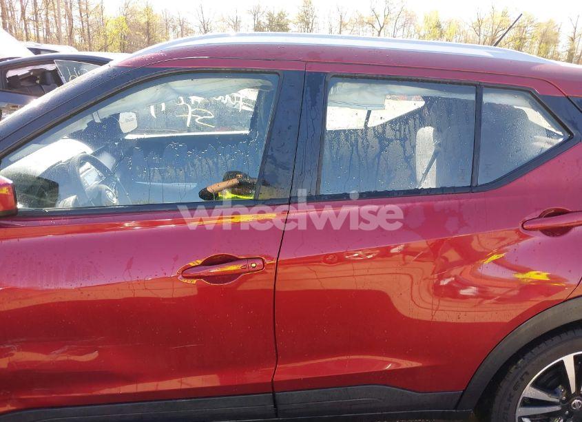 Photo 14 of 2018 Nissan Kicks SV (VIN 3N1CP5CU9JL537106)