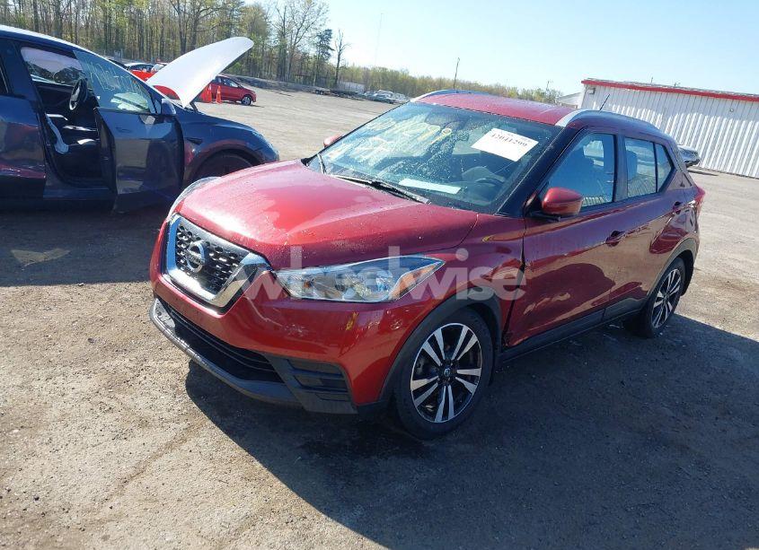 Photo 2 of 2018 Nissan Kicks SV (VIN 3N1CP5CU9JL537106)
