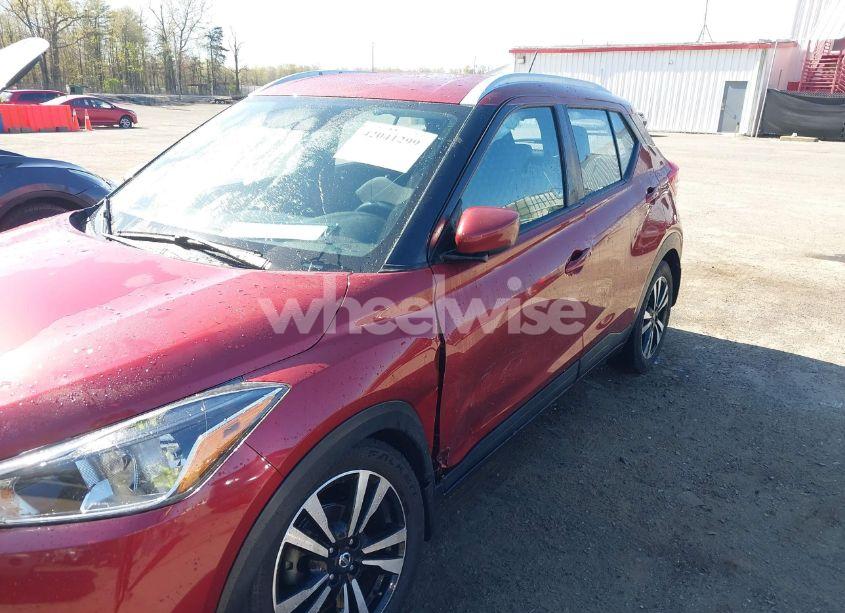 Photo 6 of 2018 Nissan Kicks SV (VIN 3N1CP5CU9JL537106)