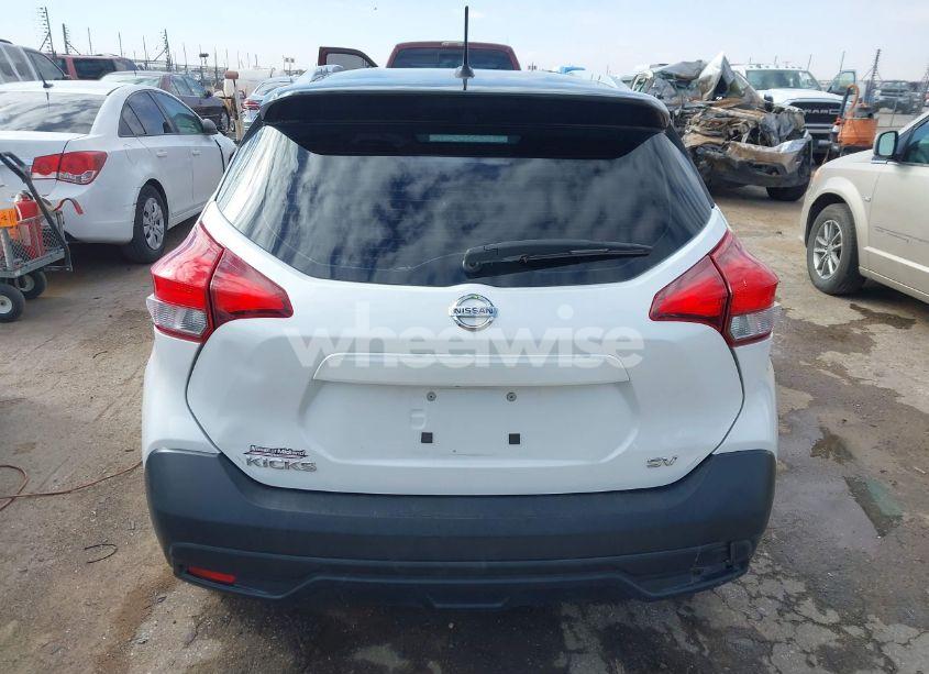 Photo 17 of 2018 Nissan Kicks SV (VIN 3N1CP5CU9JL539387)