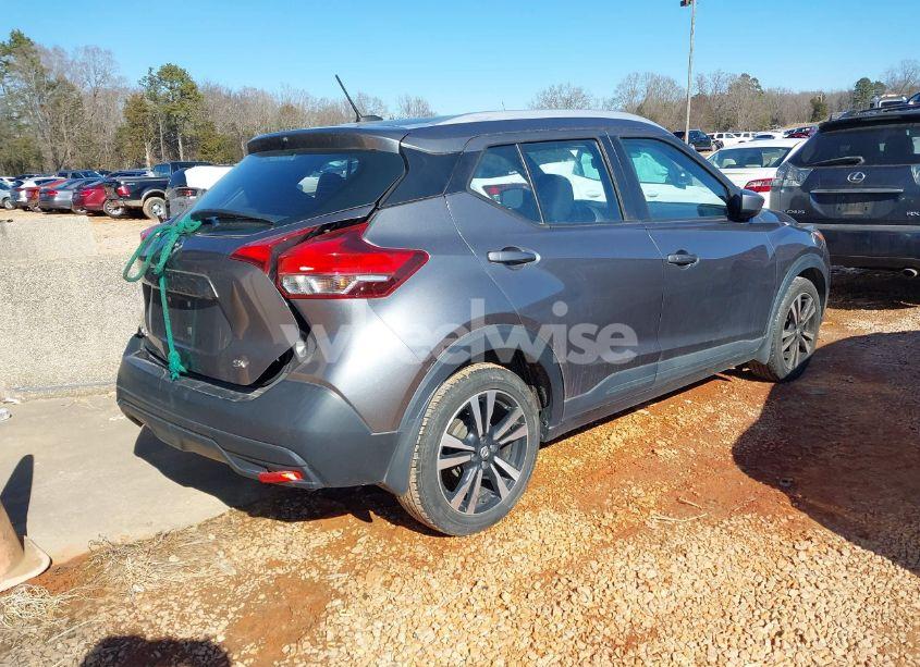 Photo 4 of 2018 Nissan Kicks SV (VIN 3N1CP5CU9JL545559)