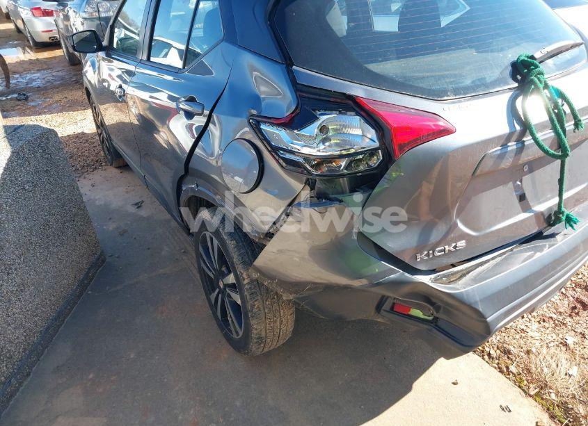 Photo 6 of 2018 Nissan Kicks SV (VIN 3N1CP5CU9JL545559)