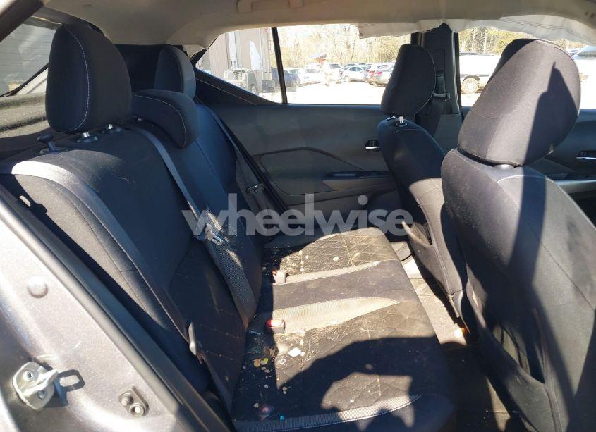 Photo 8 of 2018 Nissan Kicks SV (VIN 3N1CP5CU9JL545559)