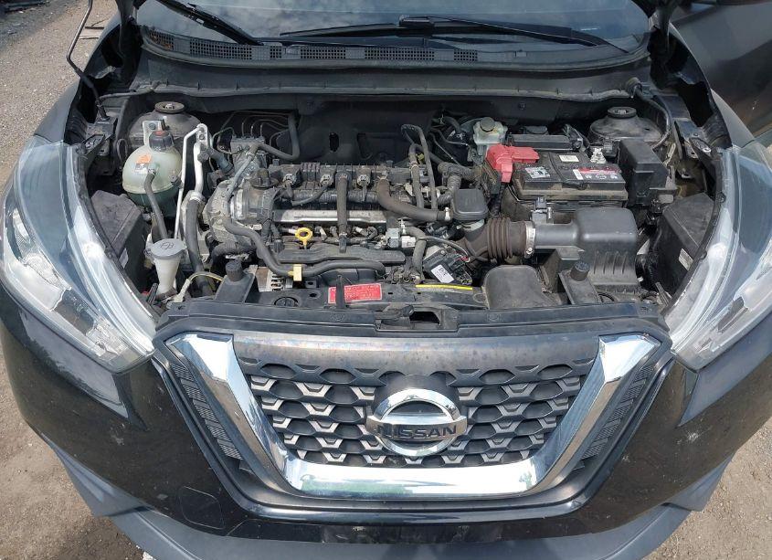 Photo 10 of 2019 Nissan Kicks S (VIN 3N1CP5CU9KL470525)