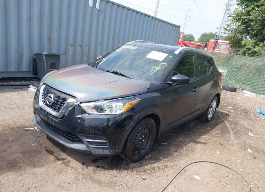 Photo 2 of 2019 Nissan Kicks S (VIN 3N1CP5CU9KL470525)