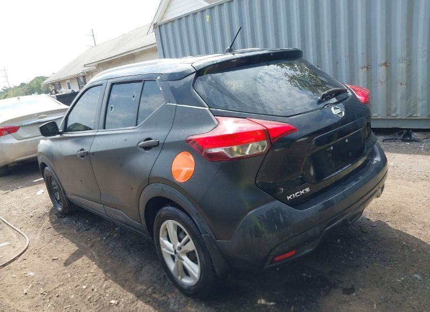 Photo 3 of 2019 Nissan Kicks S (VIN 3N1CP5CU9KL470525)