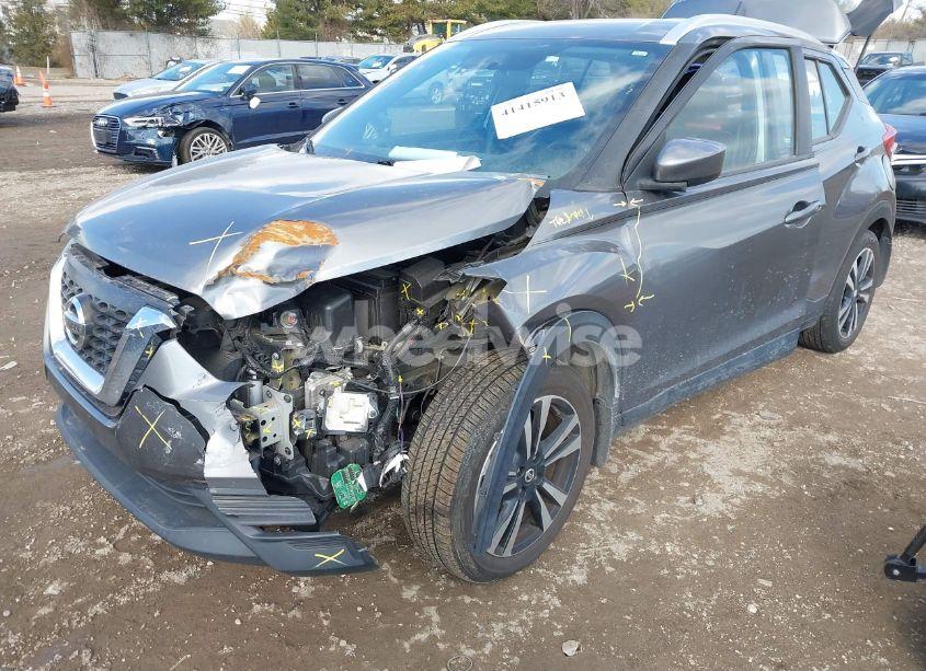 Photo 2 of 2019 Nissan Kicks SV (VIN 3N1CP5CU9KL503071)