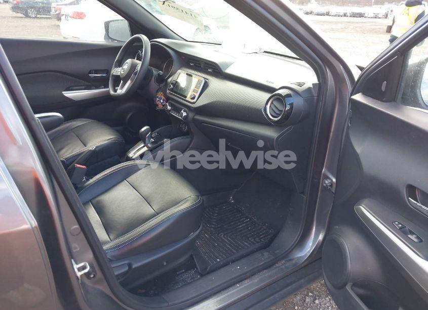 Photo 5 of 2019 Nissan Kicks SV (VIN 3N1CP5CU9KL503071)