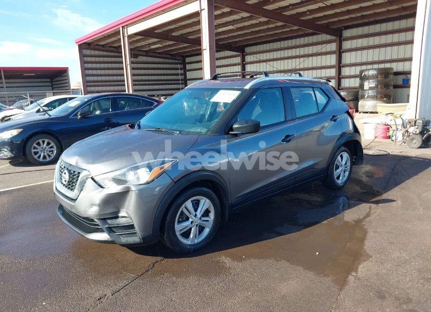 Photo 2 of 2019 Nissan Kicks S (VIN 3N1CP5CU9KL505032)
