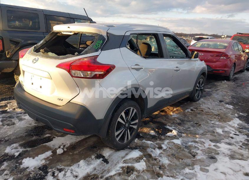 Photo 4 of 2019 Nissan Kicks SV (VIN 3N1CP5CU9KL508657)
