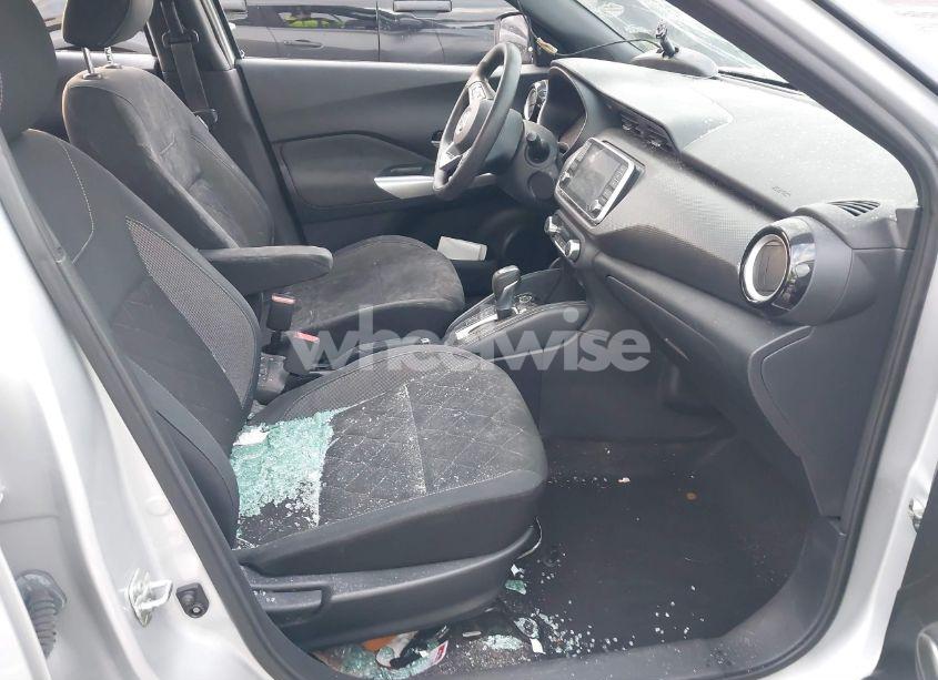 Photo 5 of 2019 Nissan Kicks SV (VIN 3N1CP5CU9KL508657)