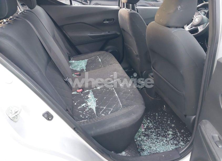 Photo 8 of 2019 Nissan Kicks SV (VIN 3N1CP5CU9KL508657)