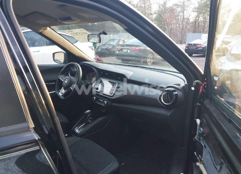 Photo 5 of 2019 Nissan Kicks SV (VIN 3N1CP5CU9KL510294)