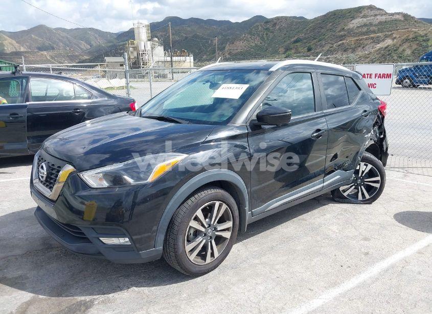 Photo 2 of 2019 Nissan Kicks SR (VIN 3N1CP5CU9KL511266)