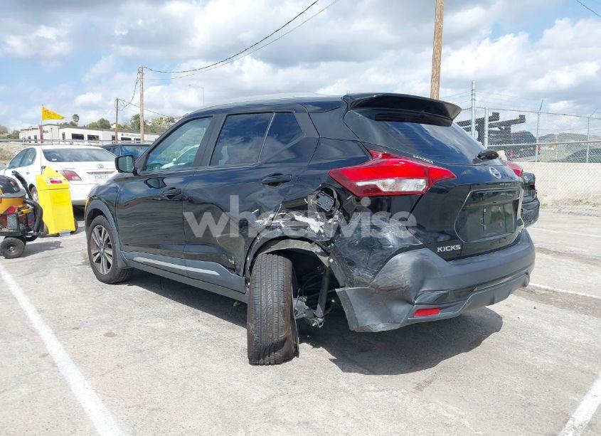 Photo 3 of 2019 Nissan Kicks SR (VIN 3N1CP5CU9KL511266)
