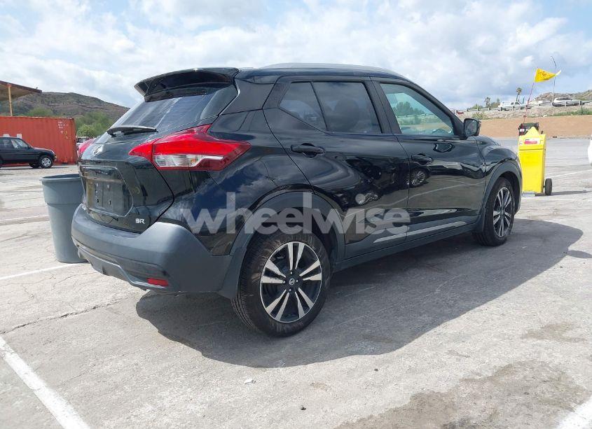 Photo 4 of 2019 Nissan Kicks SR (VIN 3N1CP5CU9KL511266)