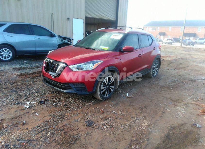 Photo 2 of 2019 Nissan Kicks SV (VIN 3N1CP5CU9KL516502)