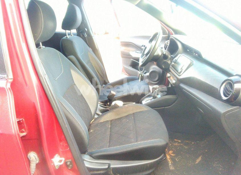 Photo 5 of 2019 Nissan Kicks SV (VIN 3N1CP5CU9KL516502)