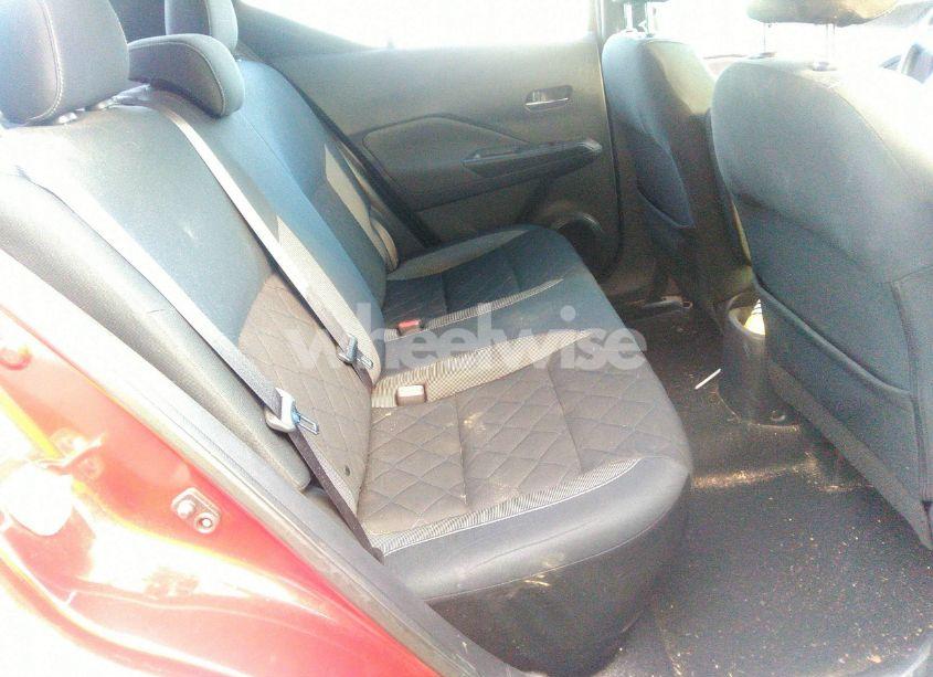 Photo 8 of 2019 Nissan Kicks SV (VIN 3N1CP5CU9KL516502)