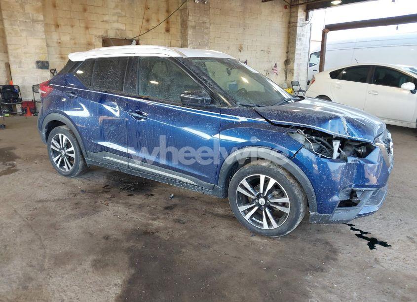 2019 Nissan Kicks SR (VIN 3N1CP5CU9KL518895) main photo