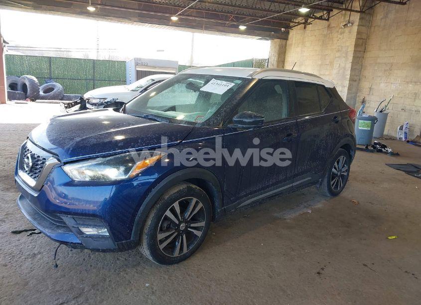 Photo 2 of 2019 Nissan Kicks SR (VIN 3N1CP5CU9KL518895)