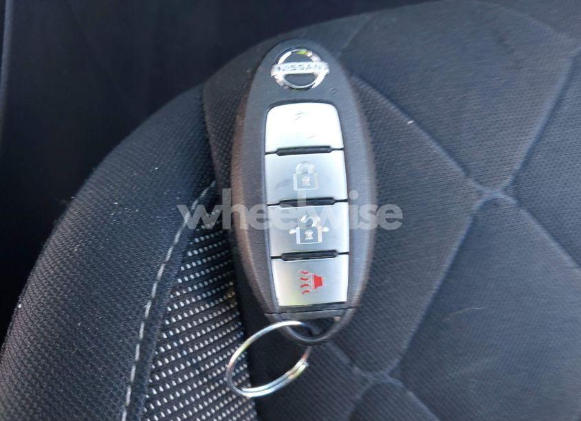 Photo 11 of 2018 Nissan Kicks SV (VIN 3N1CP5CUXJL522288)