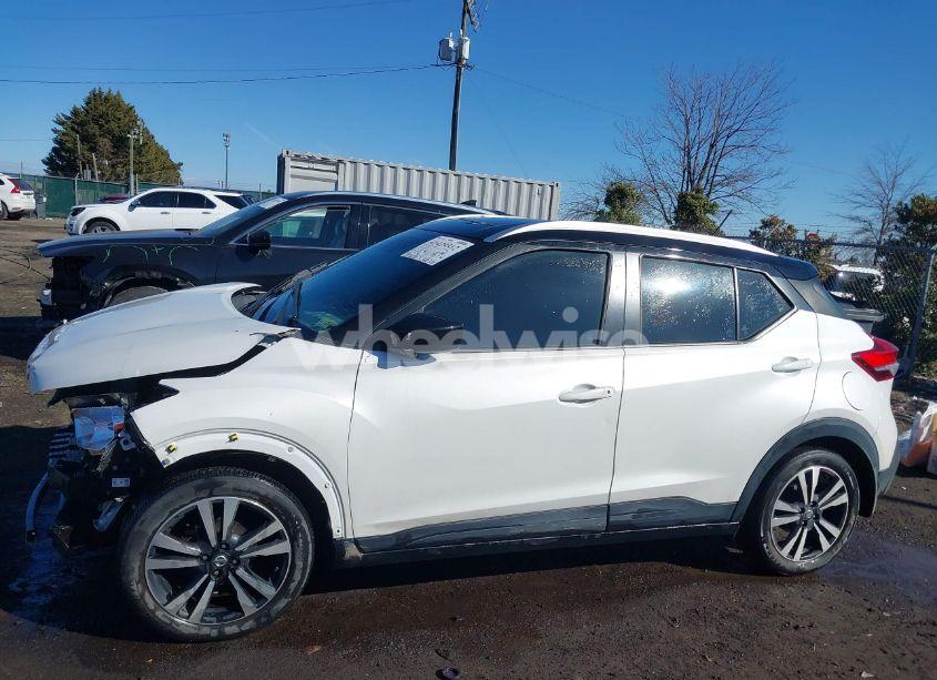 Photo 15 of 2018 Nissan Kicks SV (VIN 3N1CP5CUXJL522288)