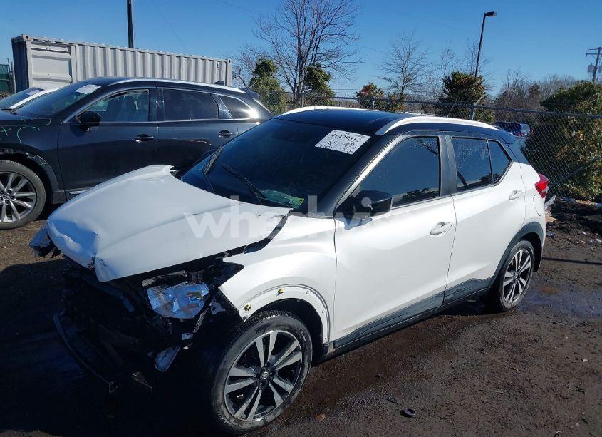 Photo 2 of 2018 Nissan Kicks SV (VIN 3N1CP5CUXJL522288)