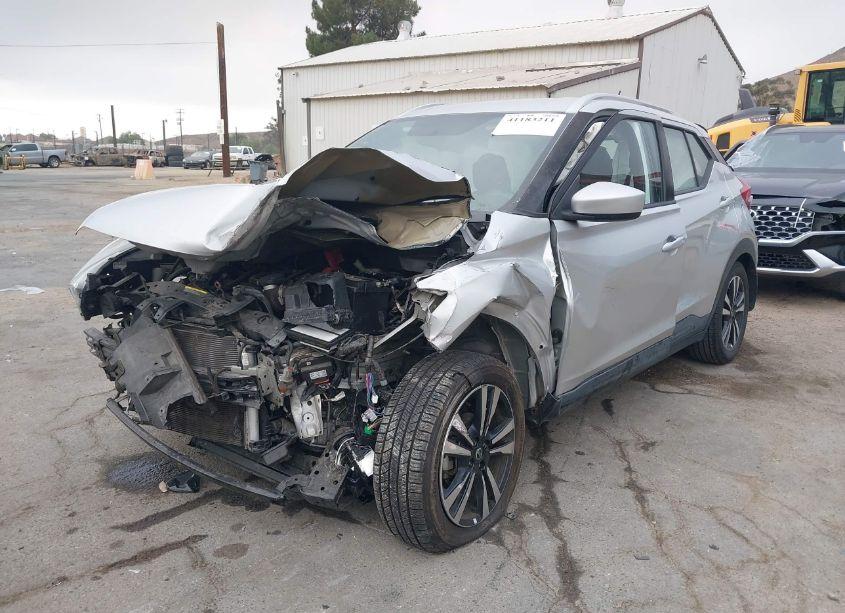 Photo 2 of 2018 Nissan Kicks SV (VIN 3N1CP5CUXJL522436)