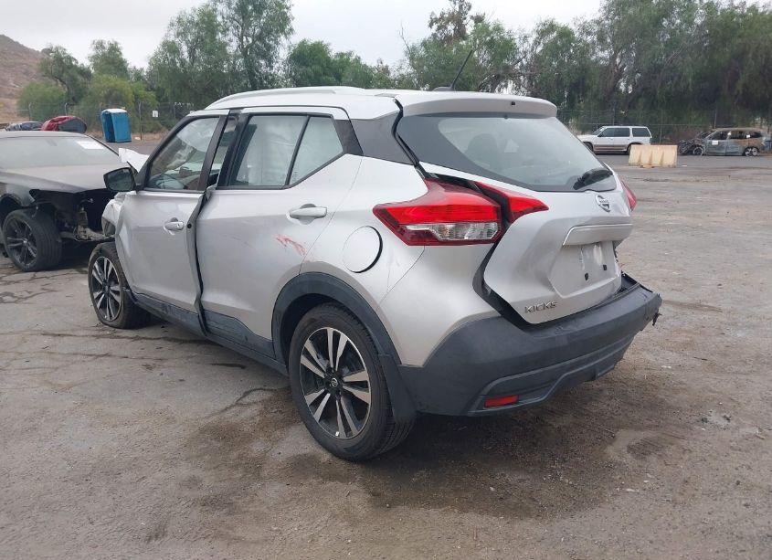 Photo 3 of 2018 Nissan Kicks SV (VIN 3N1CP5CUXJL522436)
