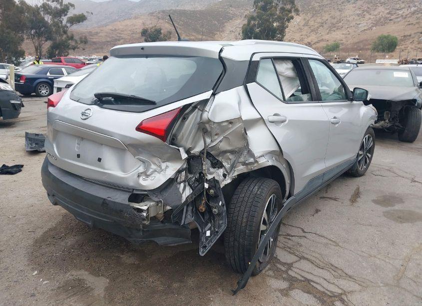 Photo 4 of 2018 Nissan Kicks SV (VIN 3N1CP5CUXJL522436)