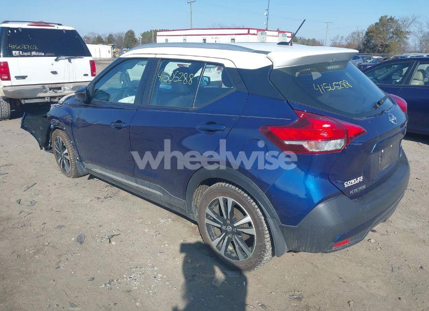 Photo 3 of 2018 Nissan Kicks SR (VIN 3N1CP5CUXJL525112)