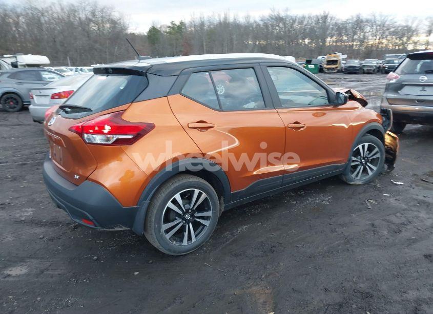 Photo 4 of 2018 Nissan Kicks SV (VIN 3N1CP5CUXJL526793)