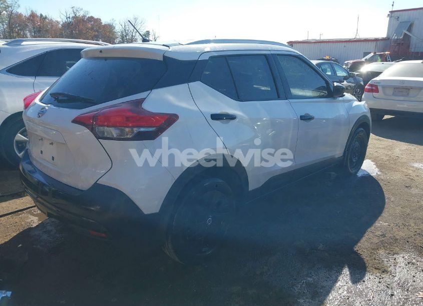 Photo 4 of 2018 Nissan Kicks S (VIN 3N1CP5CUXJL531685)