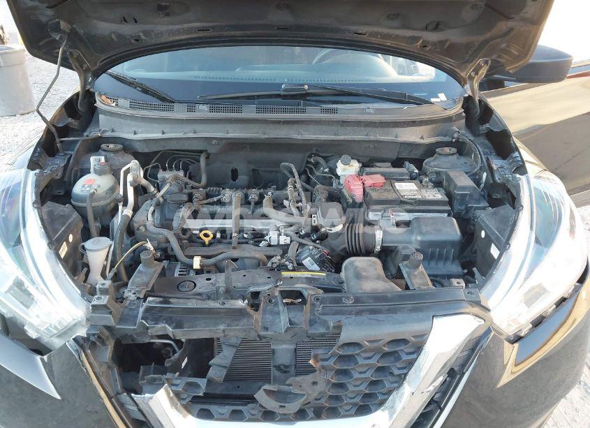 Photo 10 of 2018 Nissan Kicks S (VIN 3N1CP5CUXJL533646)