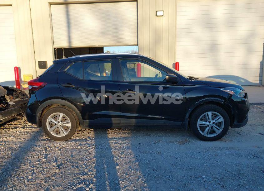 Photo 14 of 2018 Nissan Kicks S (VIN 3N1CP5CUXJL533646)