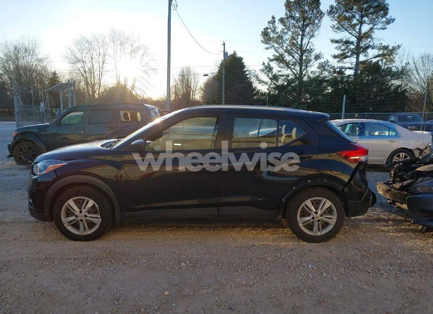 Photo 15 of 2018 Nissan Kicks S (VIN 3N1CP5CUXJL533646)